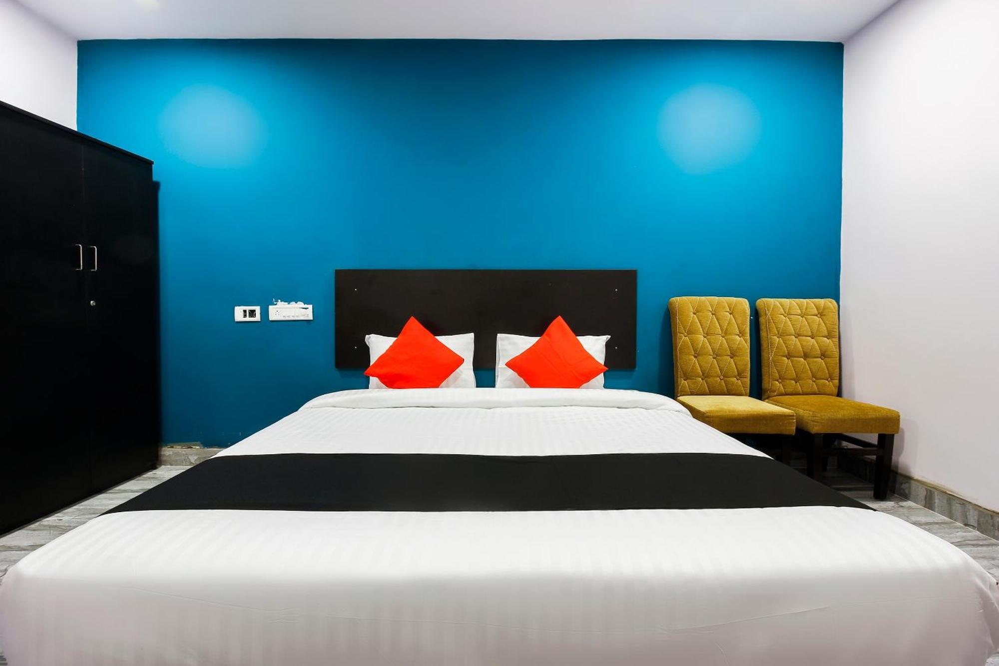 Hotel Capital O Che Sigma Sururnagar